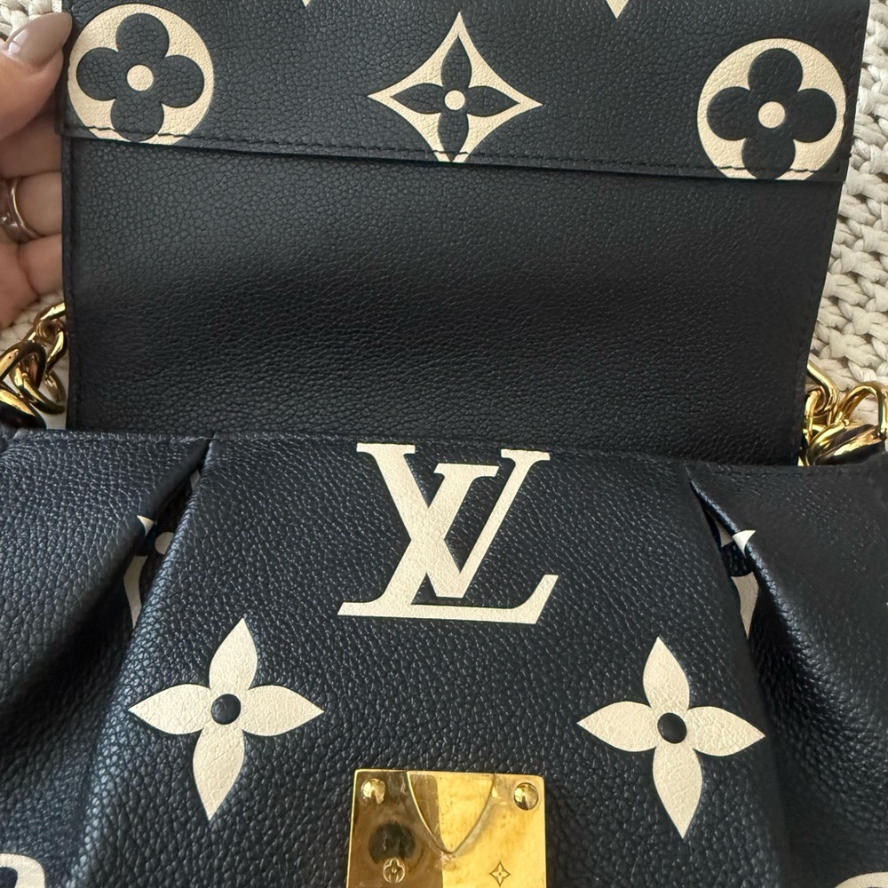 Louis Vuitton Black and Gold Monogram Shoulder Bag - Picture 3 of 12